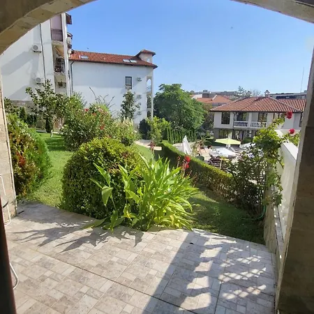 Apartment студио костови